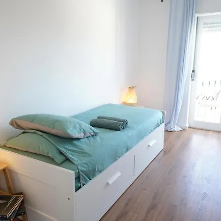 2 Bedroom With Sunny Terrace