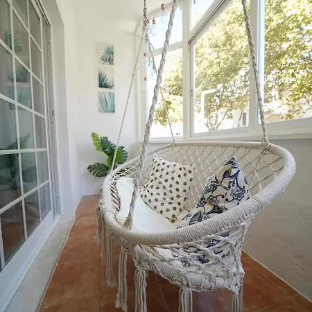 Apartment 2 Bedroom With Sunny Terrace Cascais