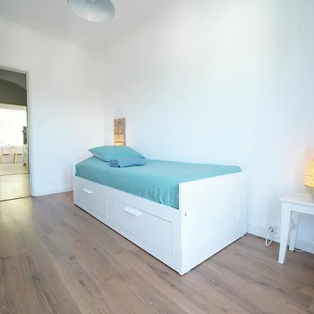 2 Bedroom With Sunny Terrace Apartment Cascais